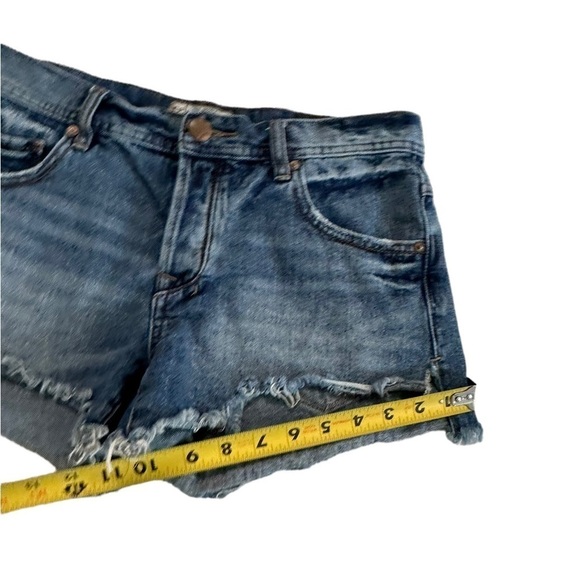 Free People 100% Cotton Button Fly Distressed Jeans Short Pants Size 27 - Picture 7 of 16